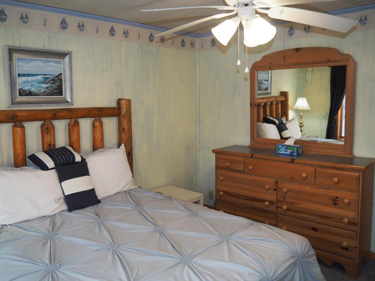 Bayside Cottage - Remodeled And Great Location! Frankfort Bagian luar foto